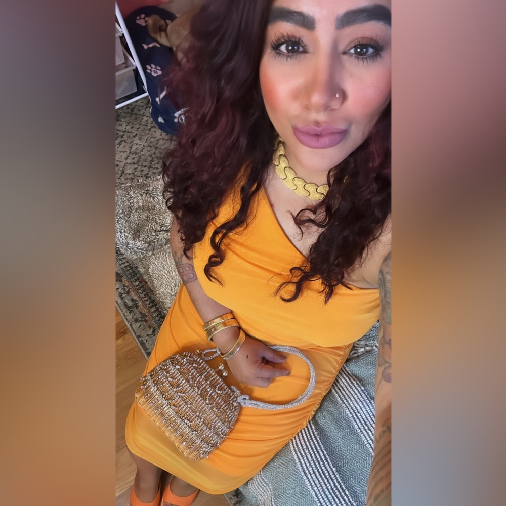 Meet your Posher, Humera